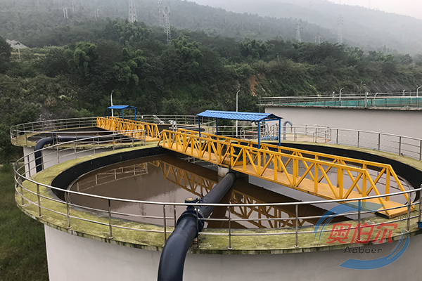 中心傳動垂架式刮泥機運用現場